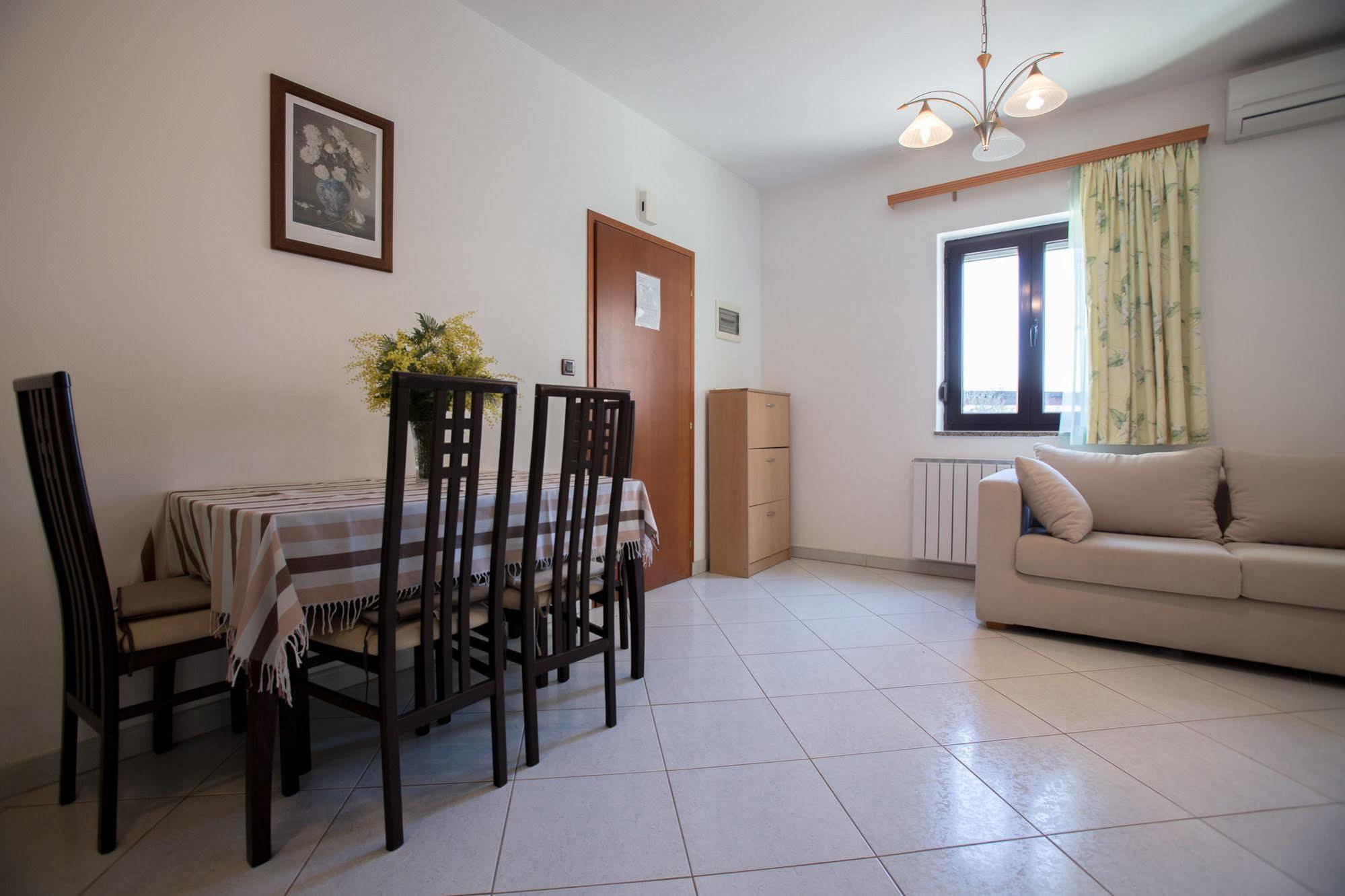 Apartments Villa Mara Ровінь Екстер'єр фото