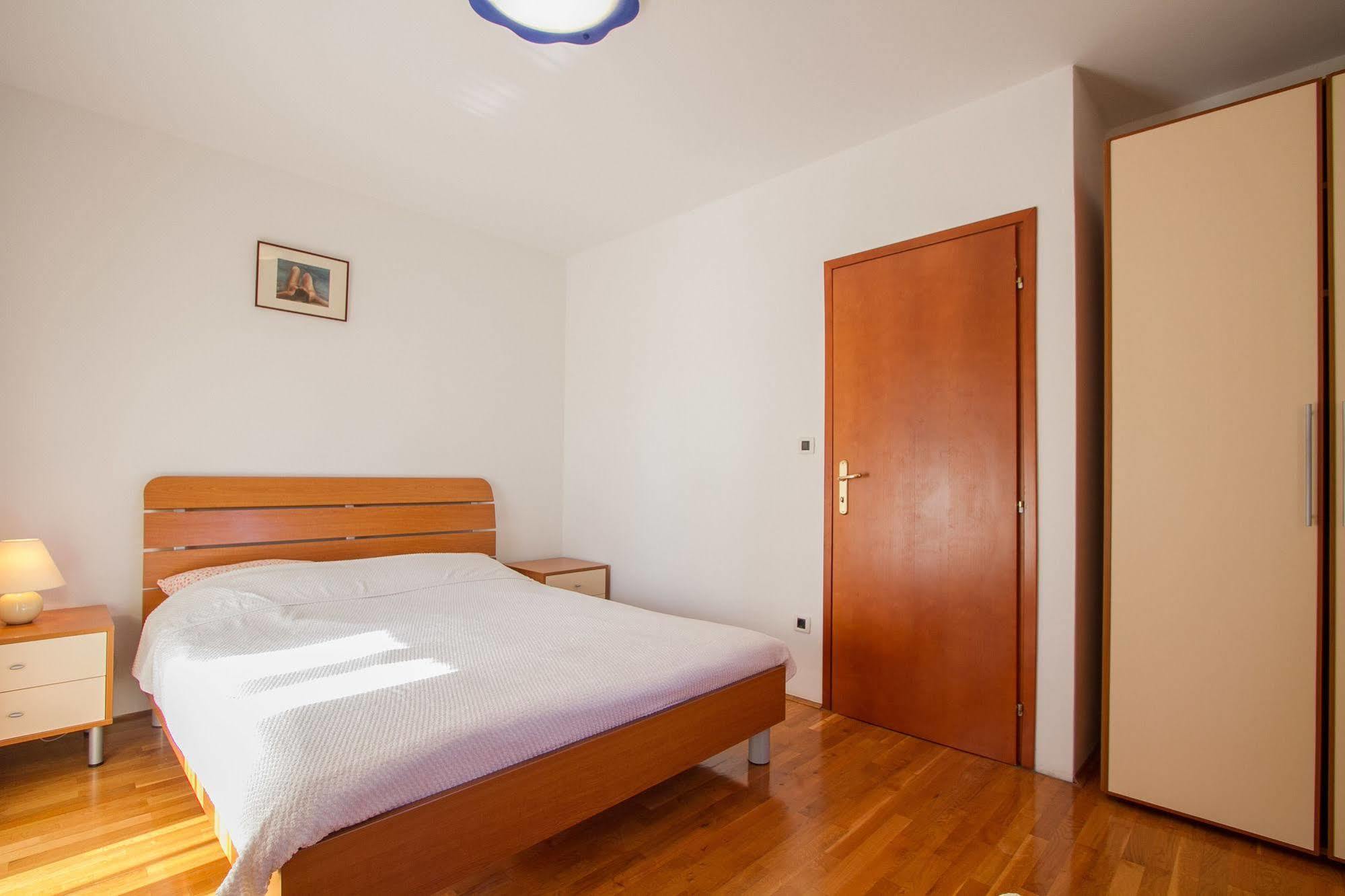 Apartments Villa Mara Ровінь Екстер'єр фото