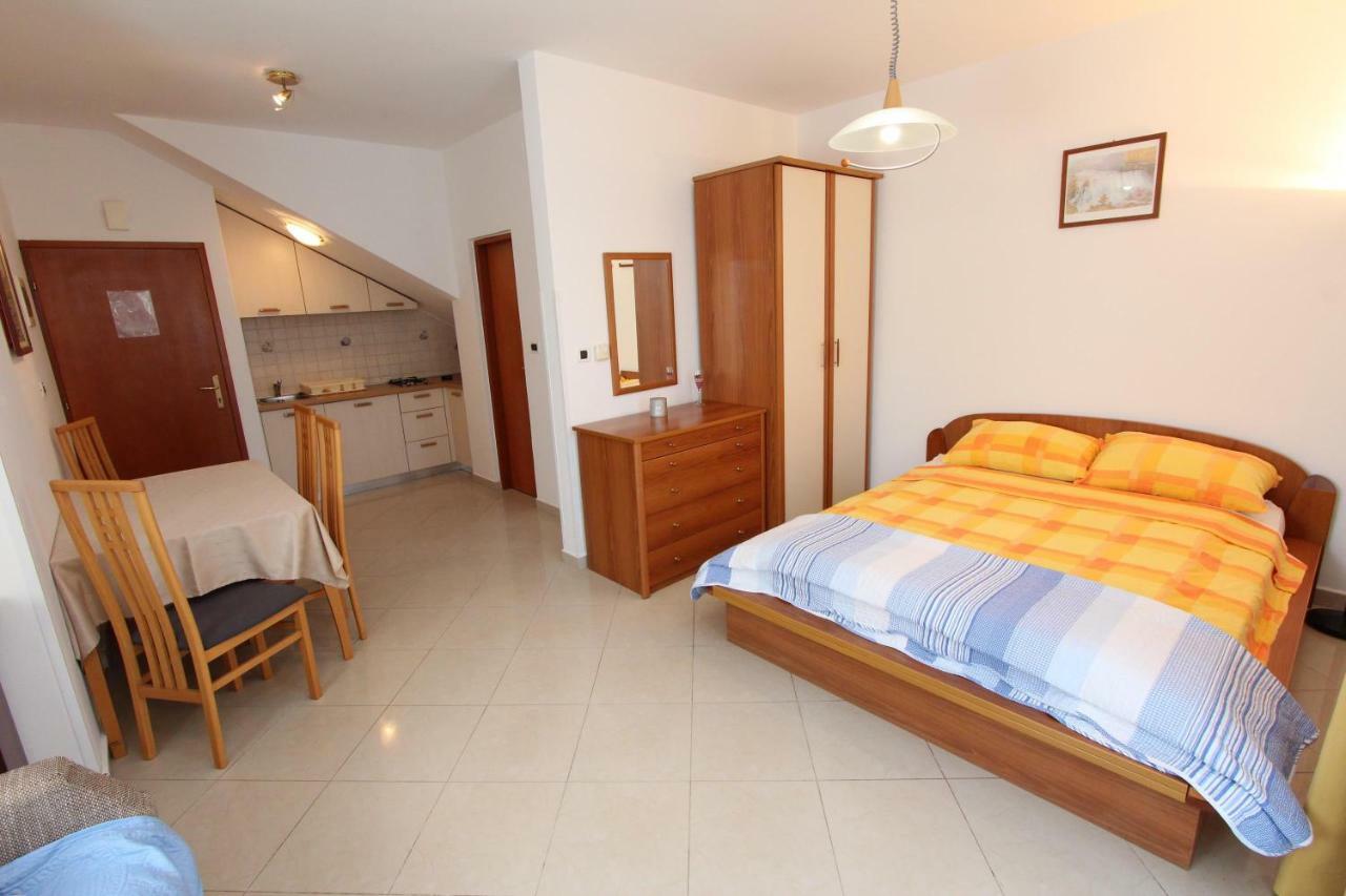 Apartments Villa Mara Ровінь Екстер'єр фото
